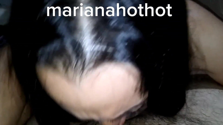 Marian sofar: Marianahothot polyká ptáka při rozhovoru s lidmi