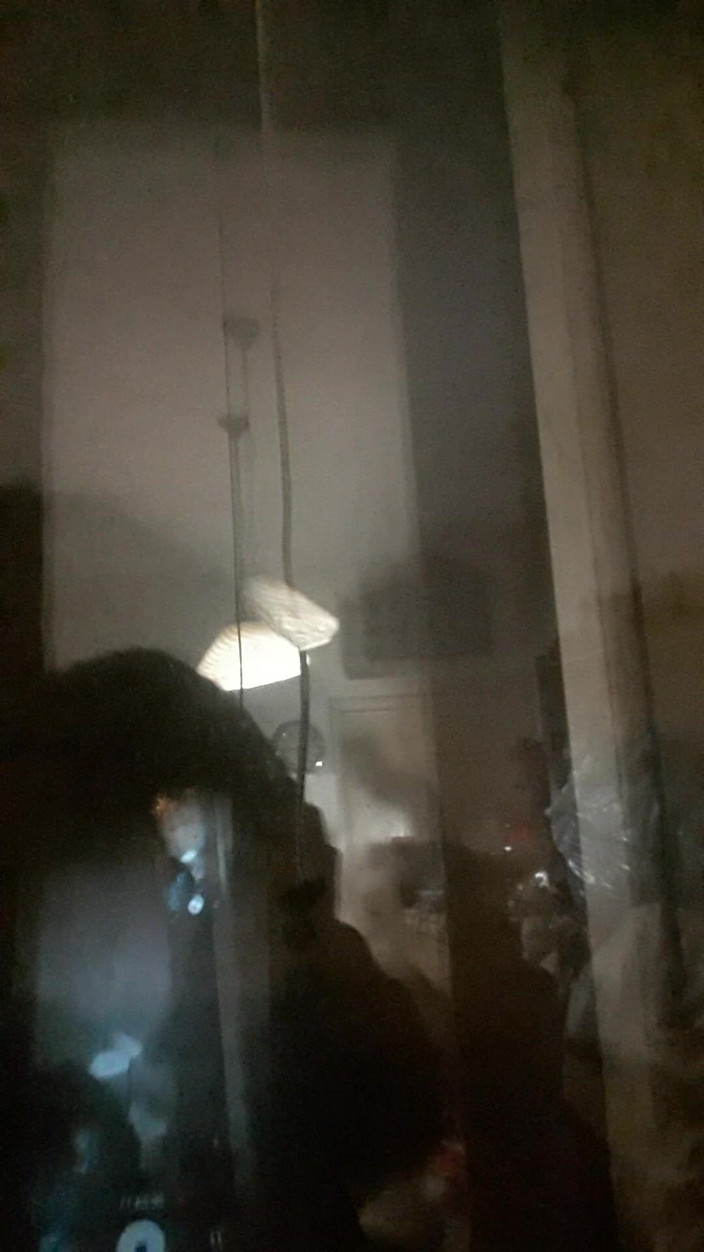 WEBREGINETTA2023: Vídeo salpicando contra la ventana