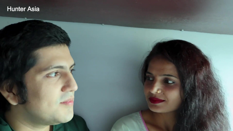 hunter Asia: When a Vlogger Met a Stranger in Train - Part 1