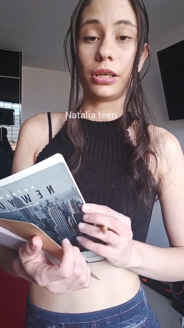 Natti natti: Cikgu mengugut saya melalui panggilan video dan akhirnya saya berbogel...