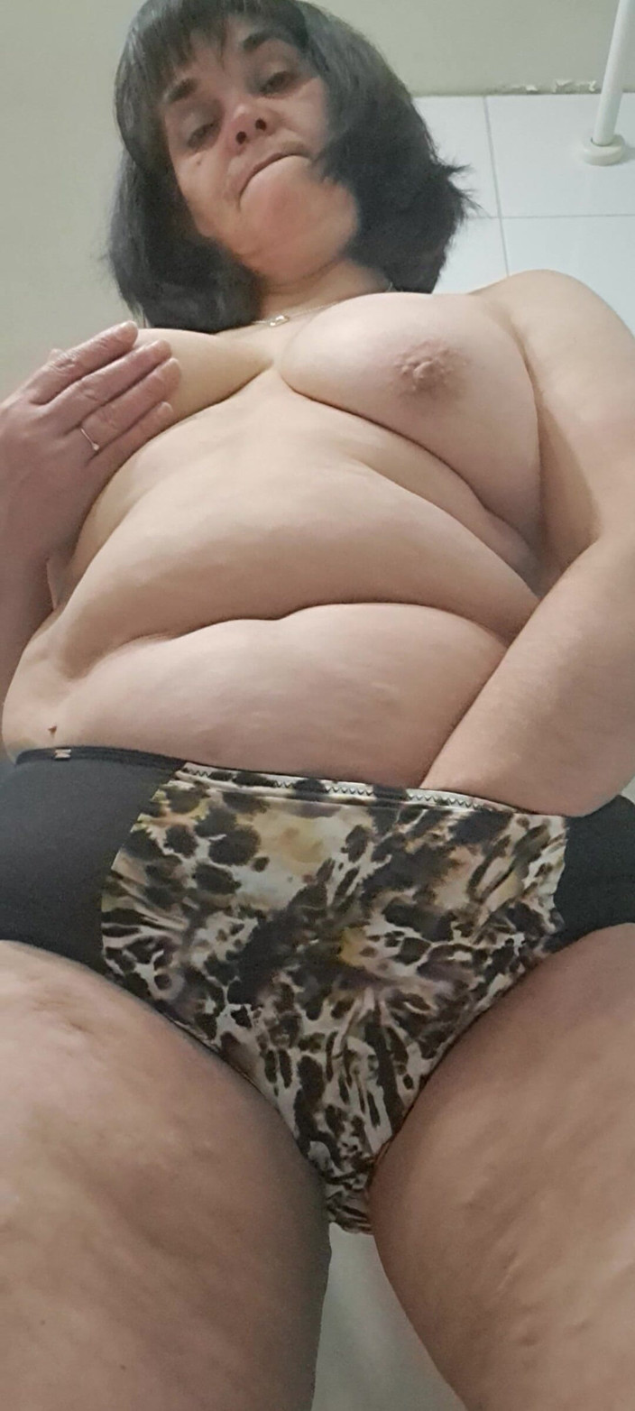 Mommy big hairy pussy: Шукаю можливість засунути пальці у вологу вагіну