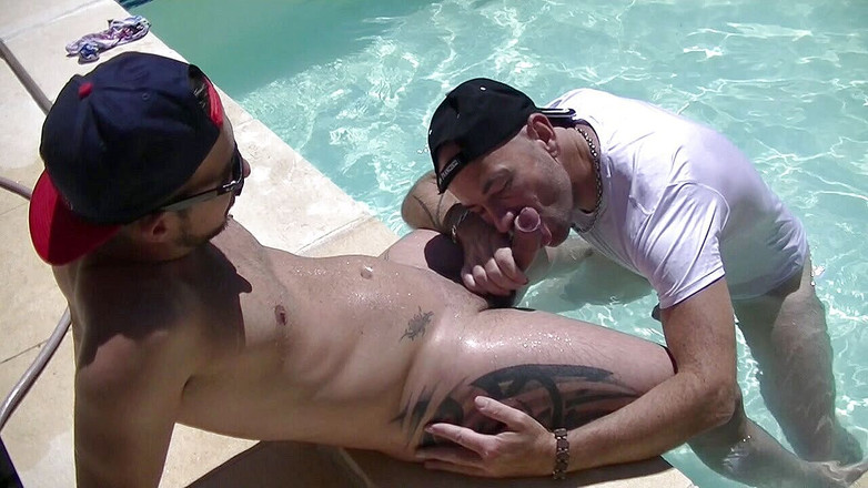 Jess Royan XXX: Fodida em pêlo pelo pau XXL de Lito na piscina