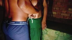 Bhabhi UP: Füttere den nachbarn