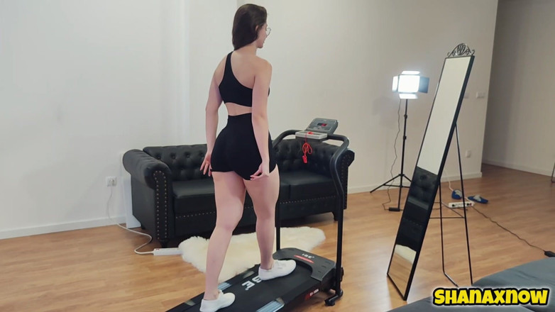 Shanaxnow: Corpo completo che cammina sul mio nuovo vestito da palestra...