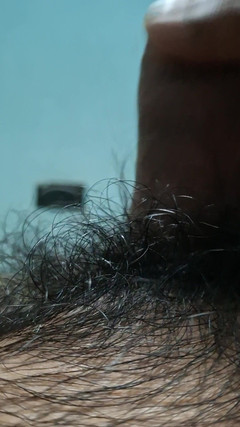 IndBoyCum: Branlette baveuse