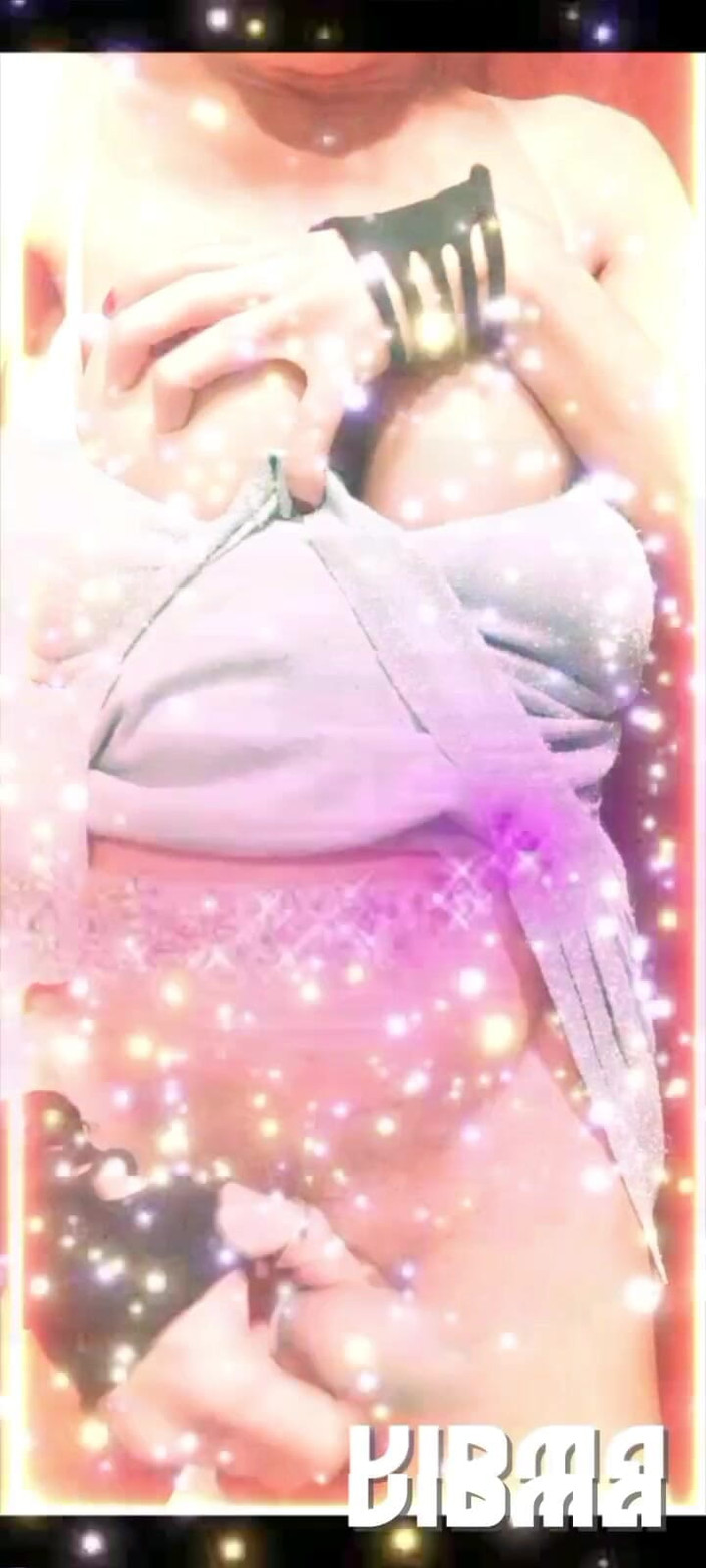 Laratransexualbarcel: Masturbation mit großem schwanz, milch bekommen