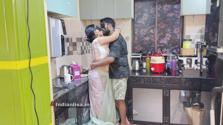 IndianMyra07: ป้าเอามังงะไหม้เกรียมไป