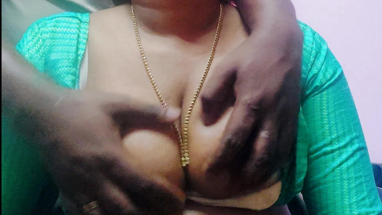 Desi Mohini: Hot Indian Big Boobs