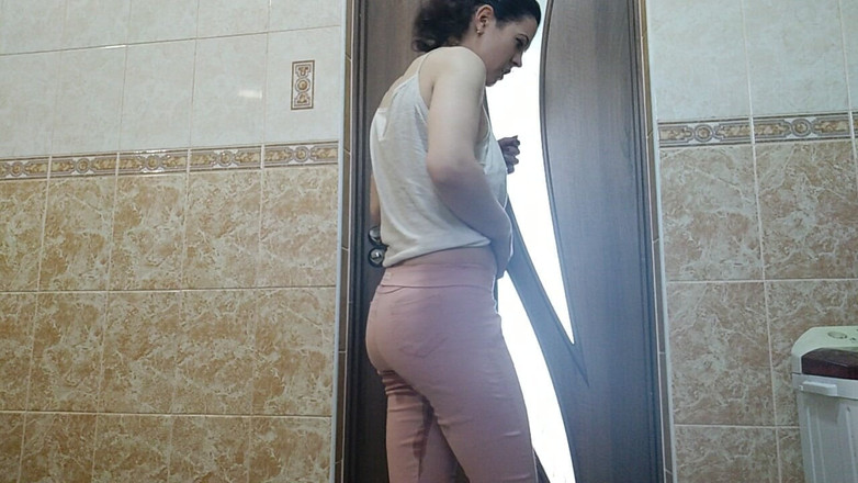 DirtyLubov: Pantolona işiyor