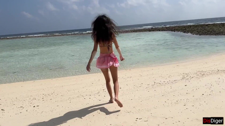 Dis Diger: Katty wkurza potężnie na plażę i daję jej złoty prysznic...