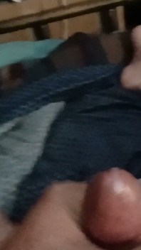 Domingo por la noche - corrida con un vibrador en el culo