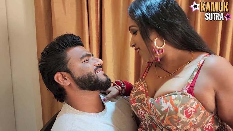 reena bhabhi: 침실에서의 빈두 바비 핫한 섹스(힌디어 오디오)