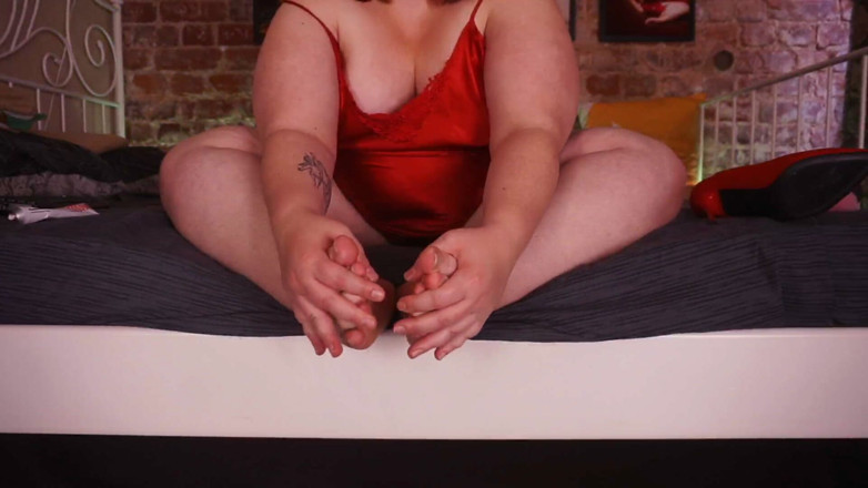 AssGives: Adora i miei piedi cremosi