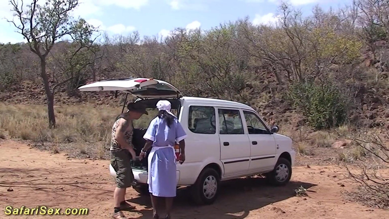 Safari sex: African housewife rough banged by sex tourist