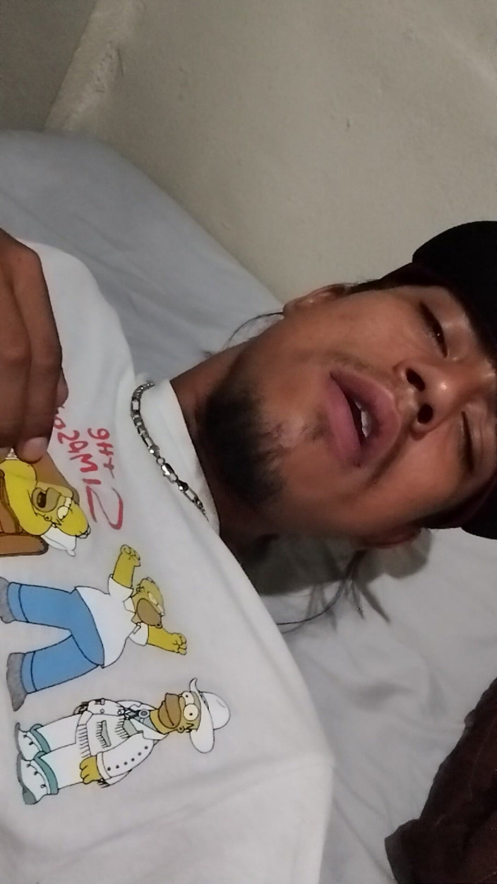 AlexAlejandro13: Playing with My Vibrator