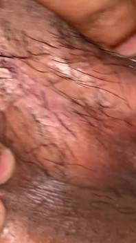 Ho il messaggio del cazzo fatto con l'olio e colpisci anche il culo e la figa.
