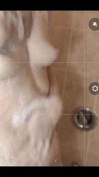 MILF in shower - real phone footage