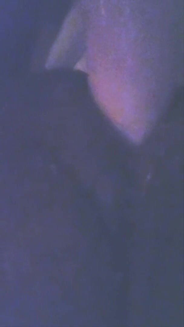 Sir sucks a lot: Un gode blanc monstrueux me fait squirter comme une salope