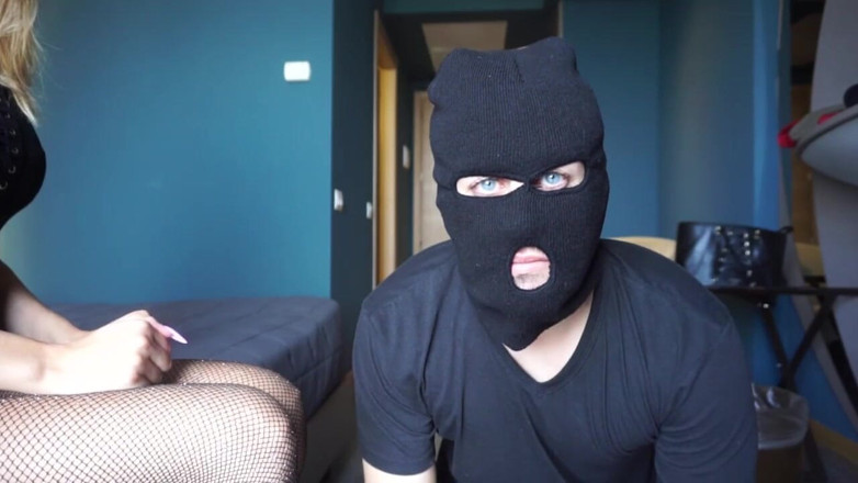 Lady Mesmeratrix Official: Laska Femdom ostro uderza swojego niewolnika