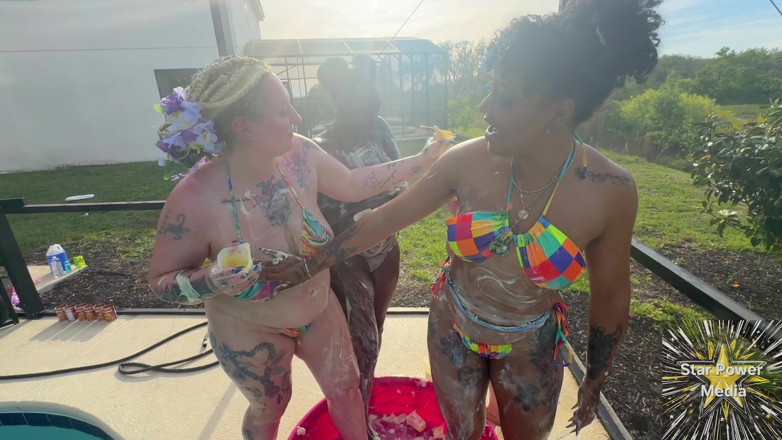 Savanna star: Creamy Custard Playtime: Savanna, Giana, Bleu &amp;livie Get Messy