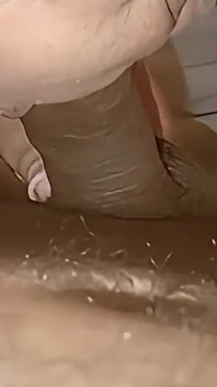 Seks dubur ke mulut dengan nenek matang dan kemudian menghisap saya