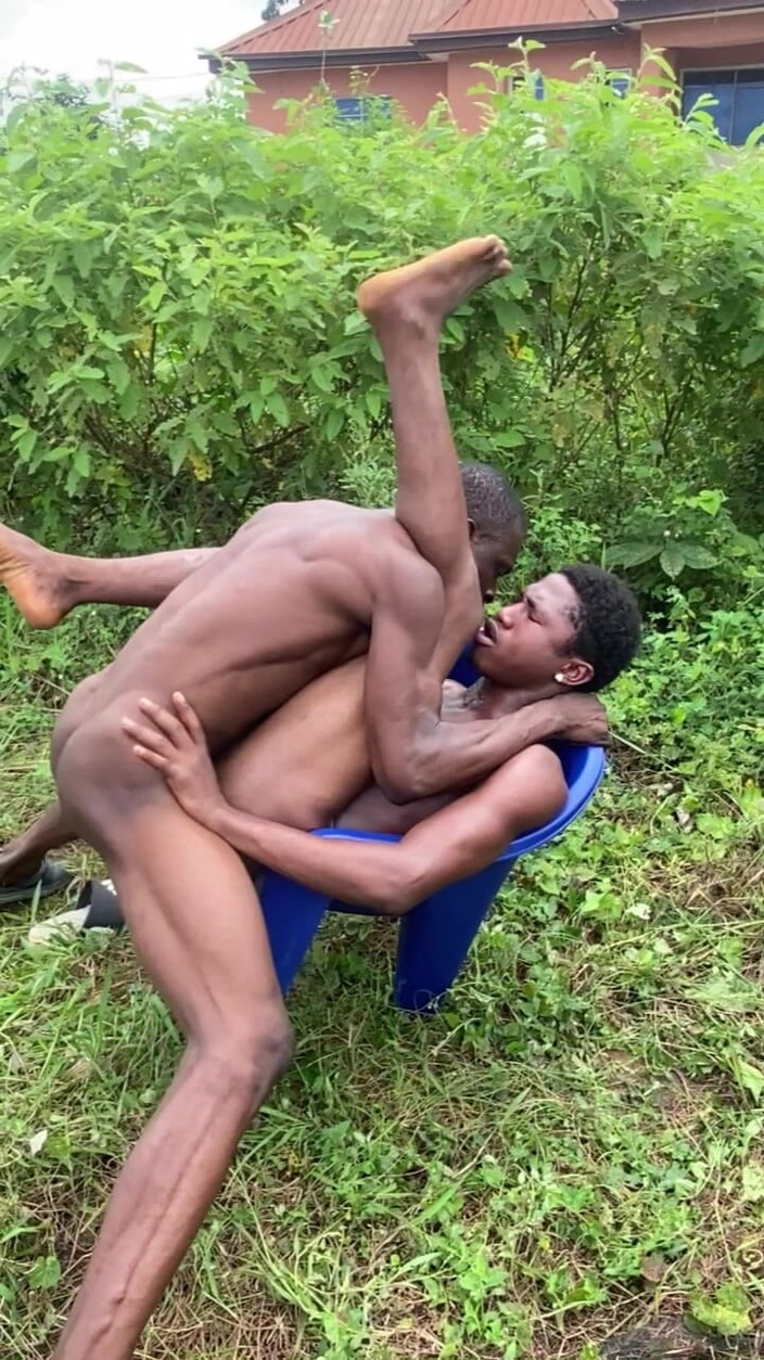 Blackhandsomeguy: Chồng tôi đụ tôi sung sướng, tôi muốn nhiều hơn