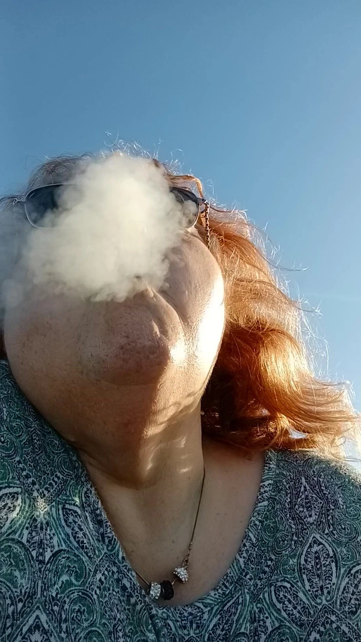 BBW nurse Vicki adventures with friends: Bearded Lady try's to lights on windy beach!