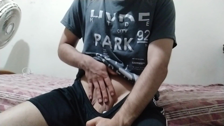 Leo J: Chico colombiano se tocó y se masturbó