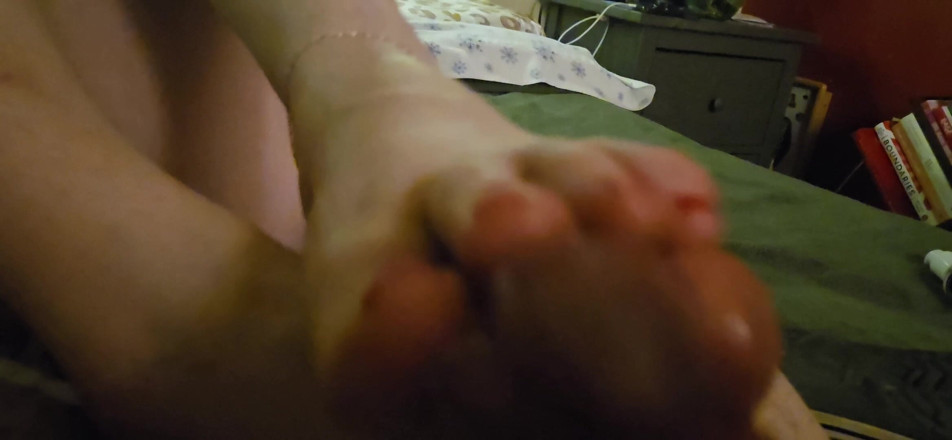 GingerFeet: Red Toe Footjob