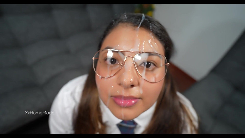 XxHomeMade: Meu deus, obrigado meia-irmã, eu te amo! Punheta, facial amador.