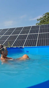 Heiße Hausfrau im Urlaub