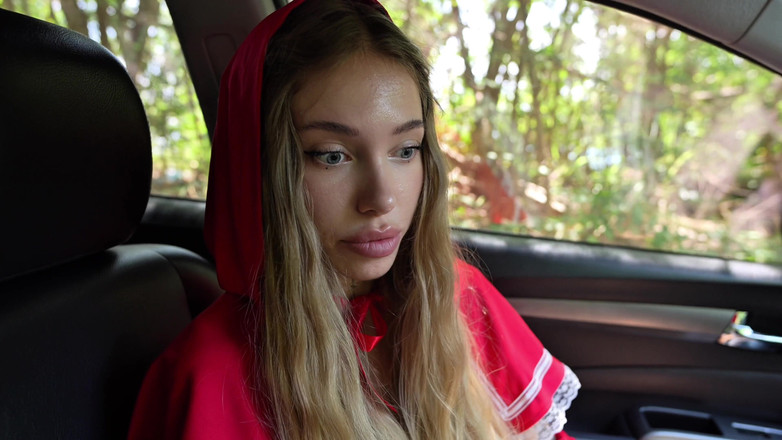 Bunny Rabbits: Pemandu Teksi Bolt dan Tudung Menunggang Merah Kecil