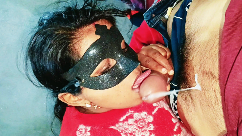 Sexy_girl_nehu: Desi Bhabhi klaarkomen in de mond uitstekende pijpbeurt non-stop zuigen...
