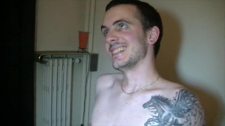 Gaybareback: Твинк трахає мене без презерватива, смокче мій величезний член