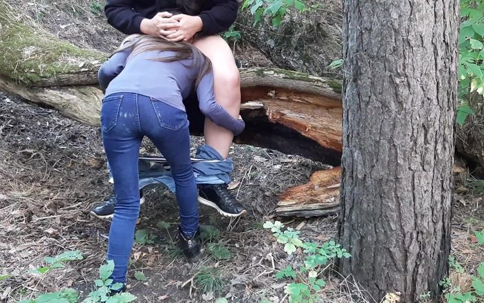 Lesbian-illusion: Spiato il sesso nella foresta con due lesbiche - lesbian-illusion