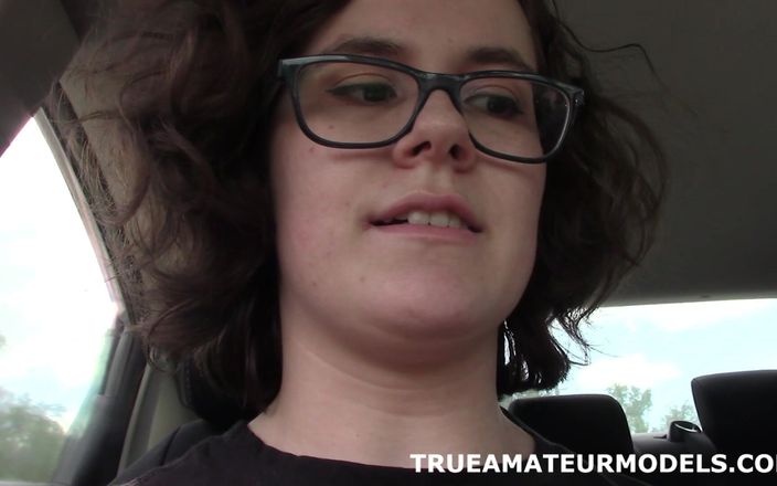 True Amateur Models: Дівчину в окулярах підчепили і жорстко відтрахали