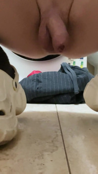 Get Scared Fast in the Femboy Bunny Bathroom