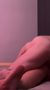 Všechno začalo polibky a skončilo análním orgasmem