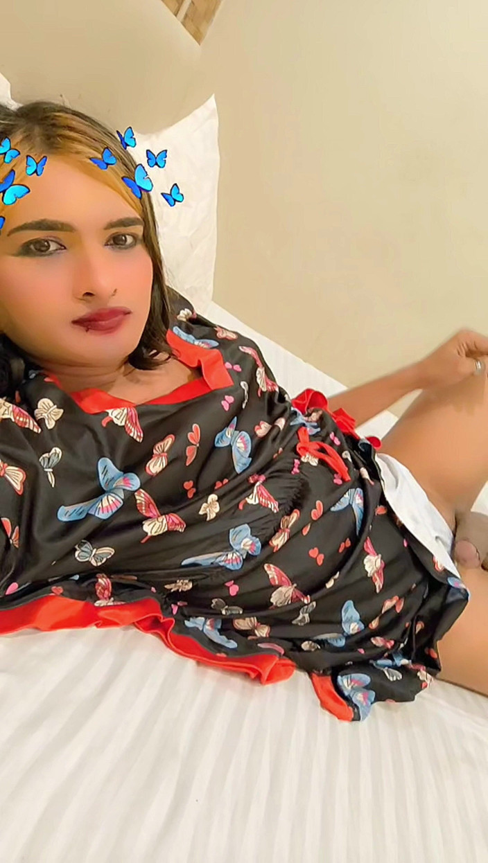 Zoyasazadai: Zoya Shezadi в платье-кроссдрессере и сегодня полная вечеринка носит платье и наслаждается все время