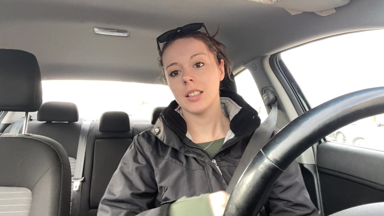 Nadia Foxx: Mengalami orgasme di drive thru dan di mal!