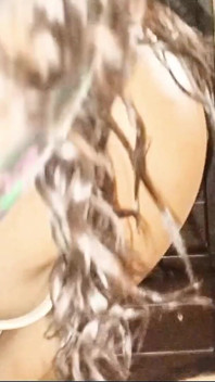 La puttana della mia matrigna culona mi fa un bel pompino