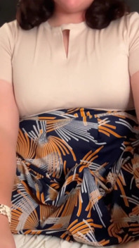 Tranny vriendin maakt zich klaar voor een grote date