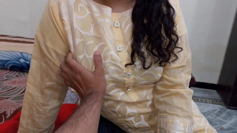 QueenbeautyQB: Cikgu tuisyen memanggil pelajarnya ke rumahnya untuk seks dalam solitud