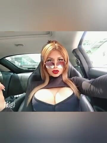 Barbietransxxxx: Tranny vyzvednutí v autě, aby dal zadek