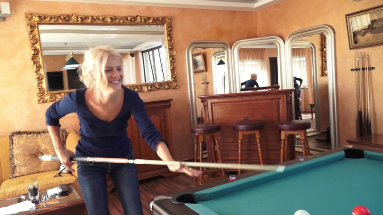 MyGonzoTV: myGonzo.tv - BFvsGF: Titus Steel &amp;Jasmine Rouge - desafio de mesa na piscina