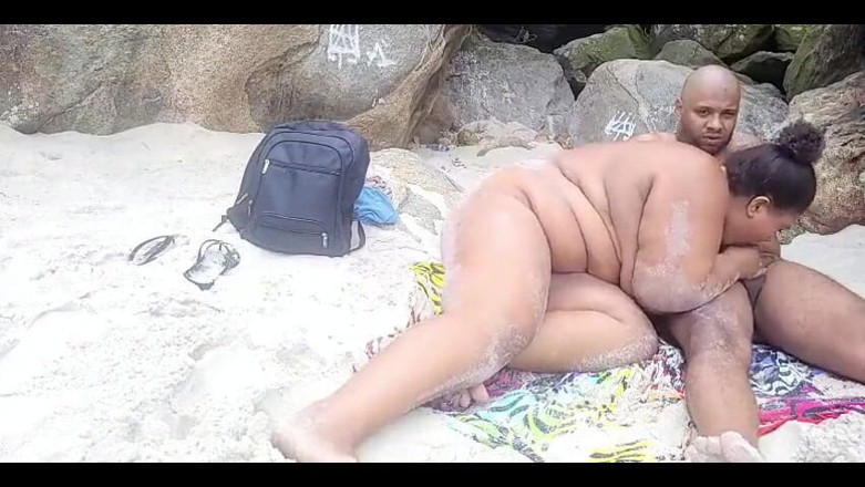 Jeanne Welsh: Eles me pegaram fazendo sexo na praia e assistiram, estava...