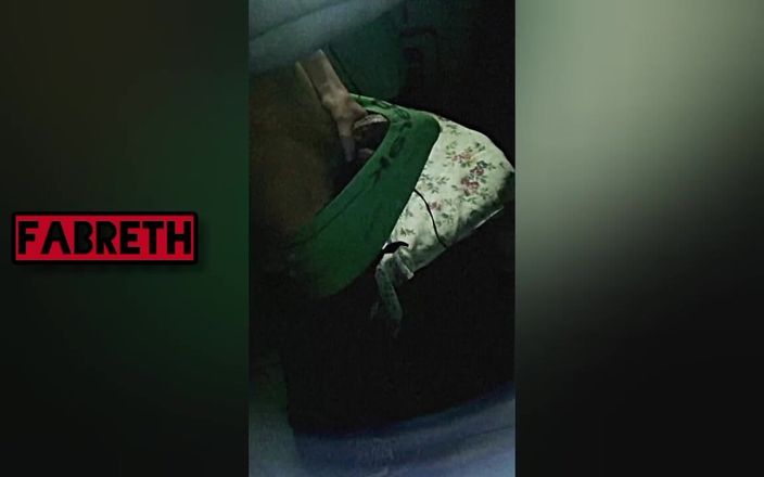 Fabreth films: Joven intenta masturbarse por primera vez