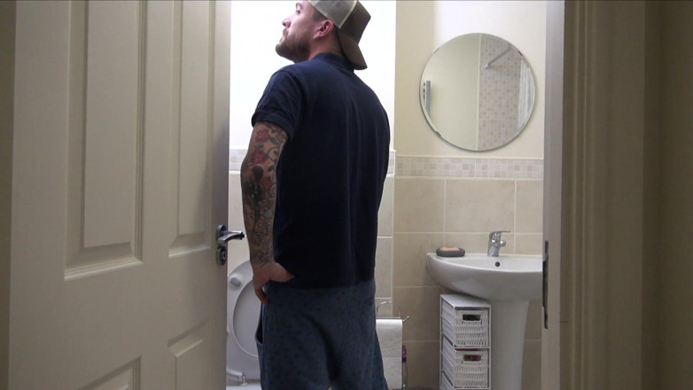UK Sinners: Star del Ray seduce fratele vitreg Luke Hotrod în baie