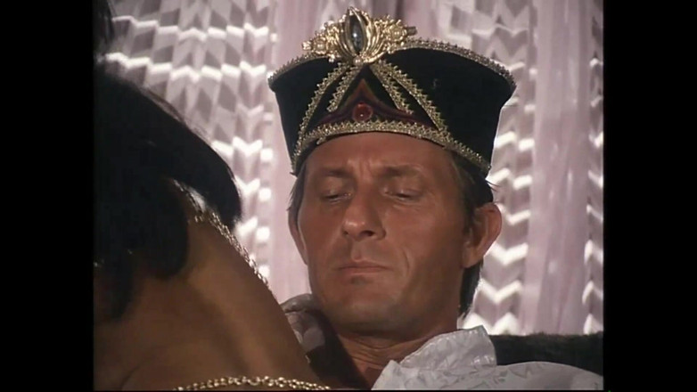 Vintage megastore: Krásná prsatá Vintage MILFka s chlupatou kundičkou ošukaná do zadku...