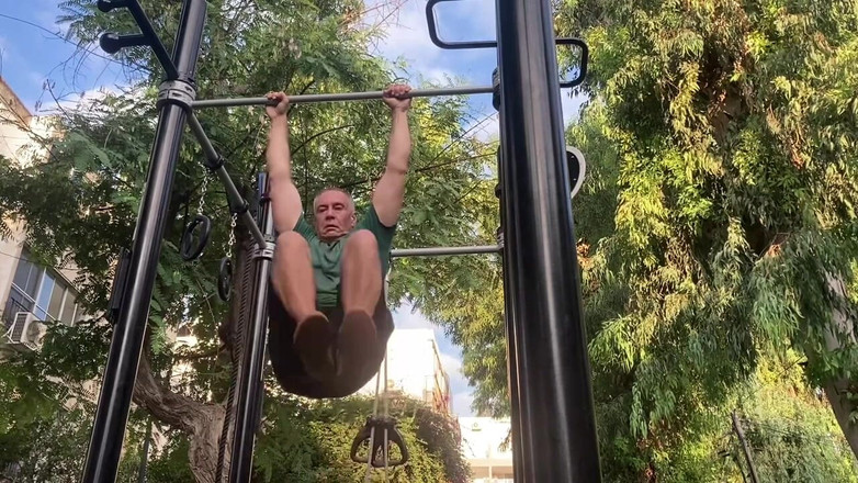 Alex Igogo: Kendimi pompalayıp mastürbasyon yapacağım.